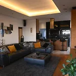 Exclusive 3-Bedroom Luxury Villa Cape Town Cbd
