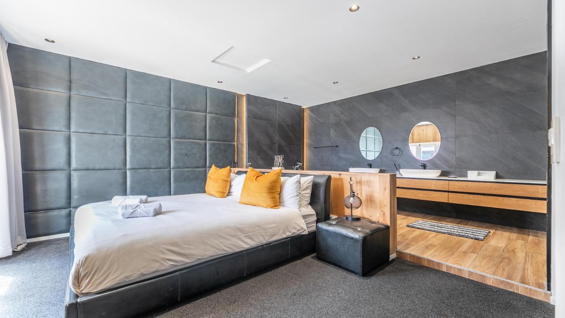 Exclusive 3-bedroom Luxury Cbd