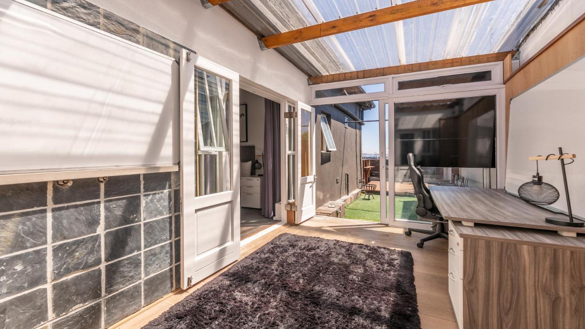 Exclusive 3-bedroom Luxury Cbd