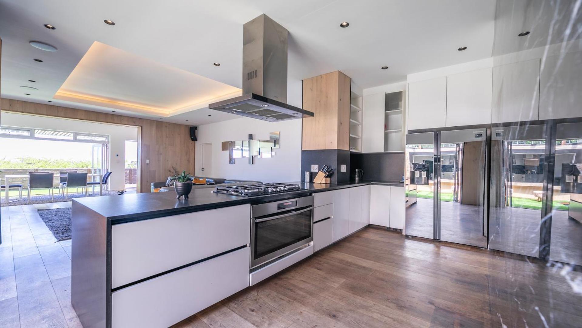 Exclusive 3-bedroom Luxury Cbd Cape Town