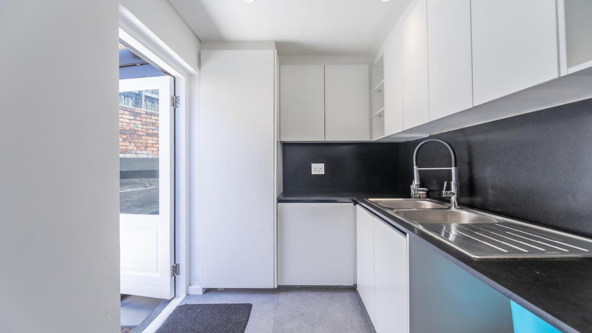 Exclusive 3-bedroom Luxury Cbd