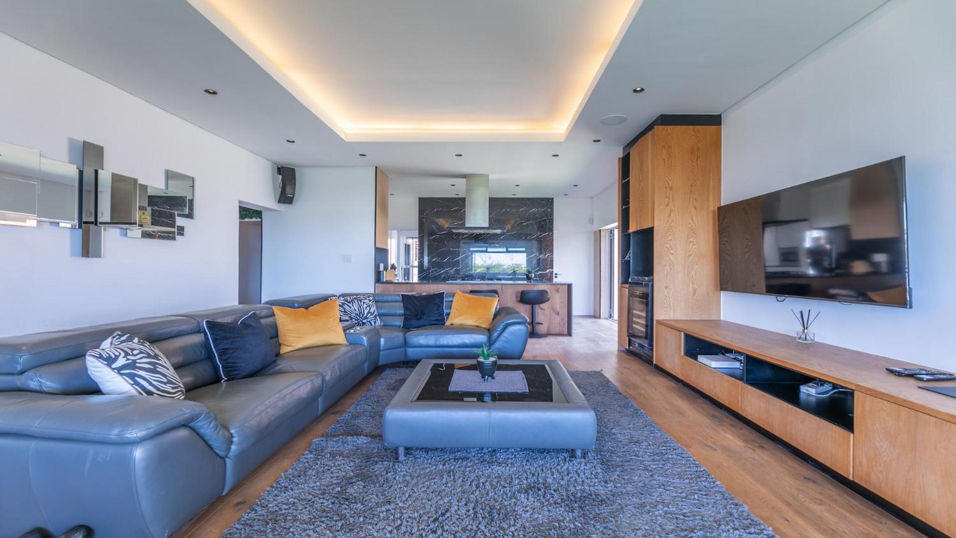 Exclusive 3-bedroom Luxury Cbd * Cape Town