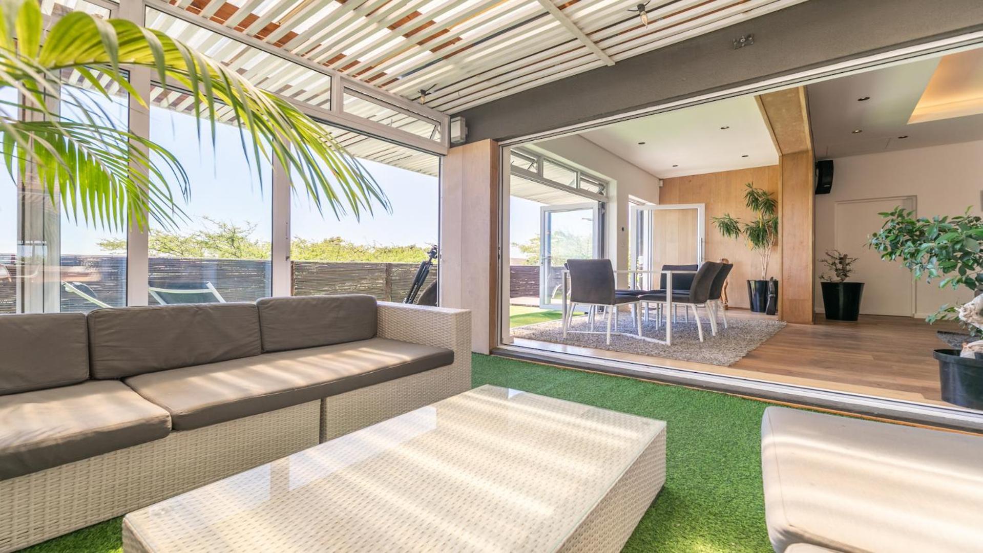 Exclusive 3-bedroom Luxury Cbd *