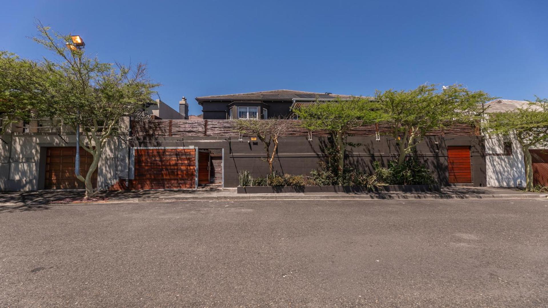 Exclusive 3-bedroom Luxury Cbd * Cape Town