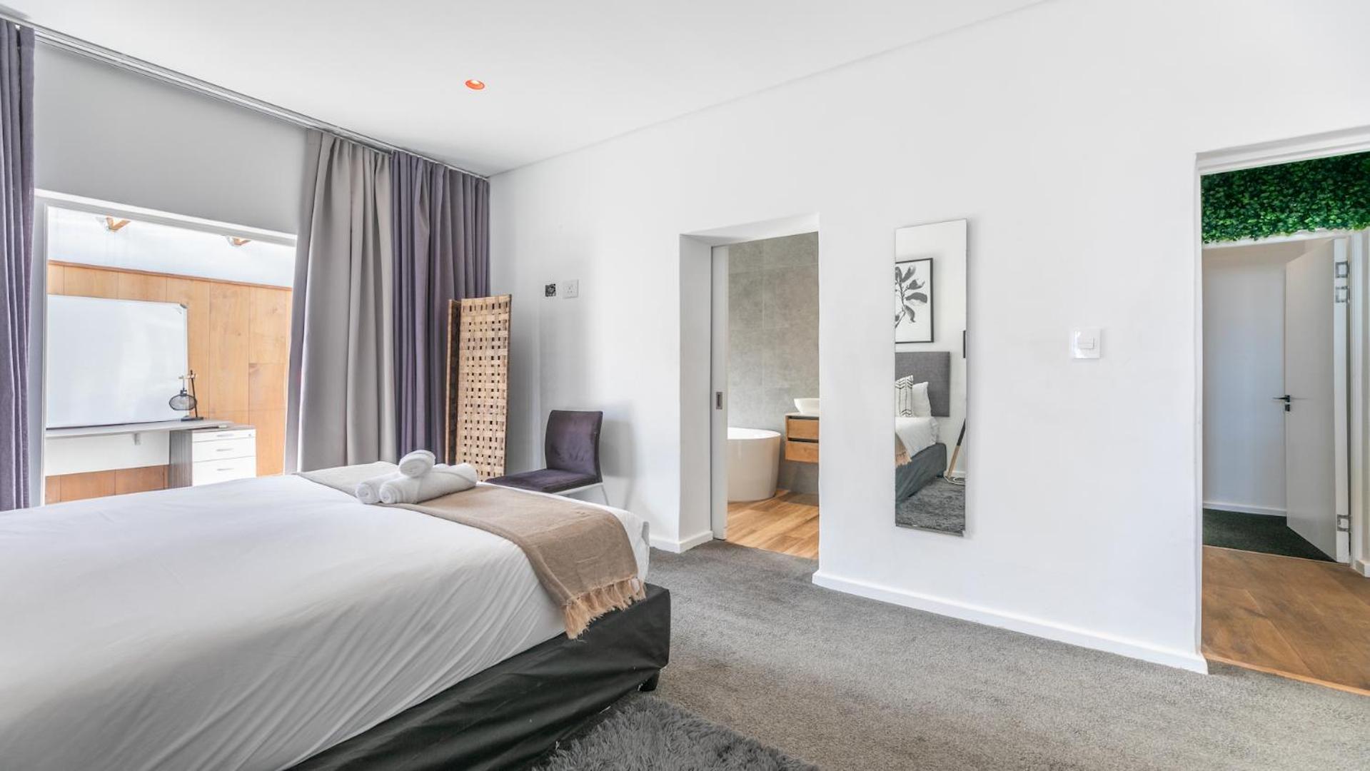Exclusive 3-bedroom Luxury Cbd Villa