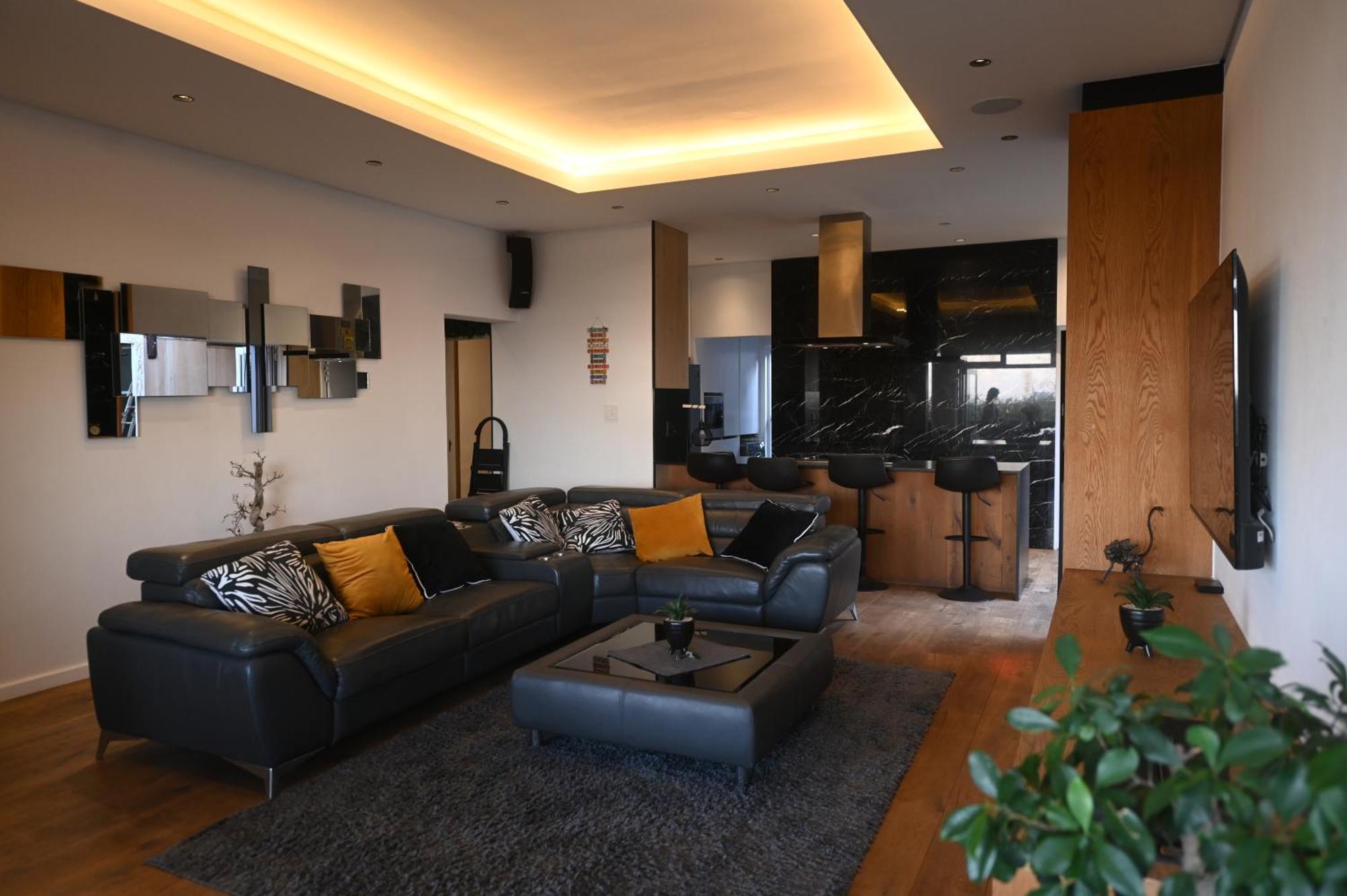 Exclusive 3-bedroom Luxury Cbd Villa